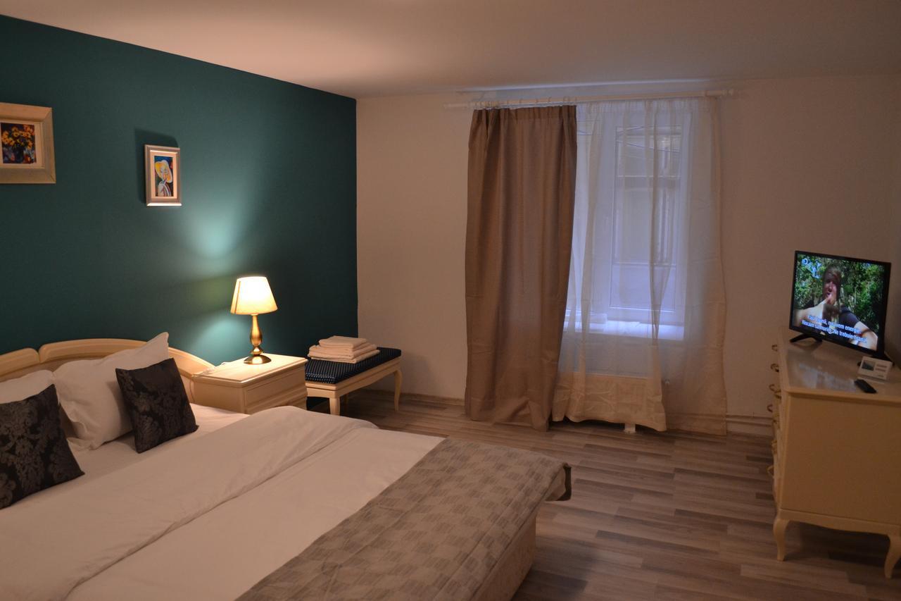 Casa Krone - Piata Sfatului Brasov Luaran gambar